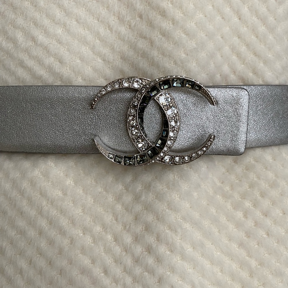 ❌ SOLD to Fashionphile ❌🌙 CHANEL CC Paris-Dubai Crystal Moon Belt